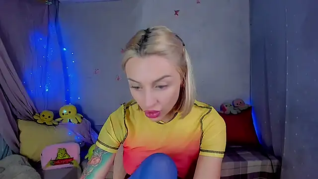 Snapshot of LickLizzy chatting on January 2026 10:26:01 PM LickLizzy online show from January 2026 10:26:01 PM