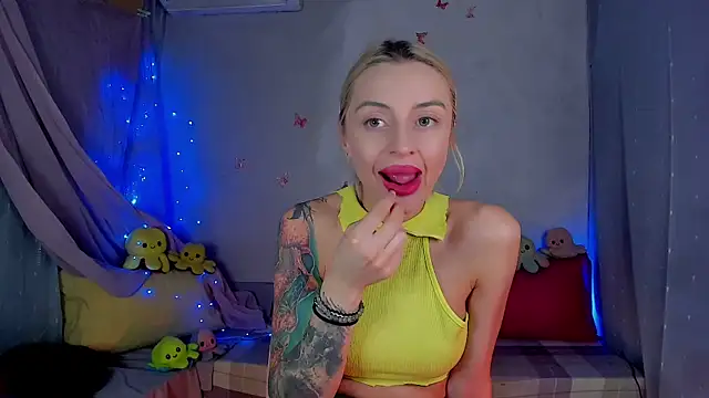 Snapshot of LickLizzy chatting on February 2026 10:35:01 PM LickLizzy online show from February 2026 10:35:01 PM