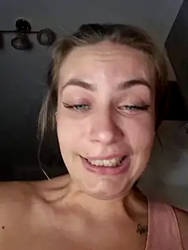 Keli Jessi online show from November 2025 07:23:02 PM