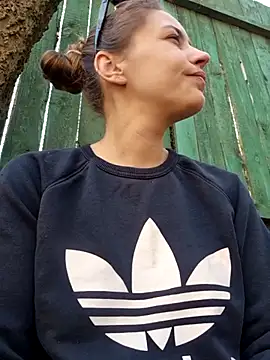 Keli Jessi online show from March 2026 12:10:02 PM