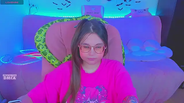 Lolisuccub online show from June 2026 05:04:01 PM