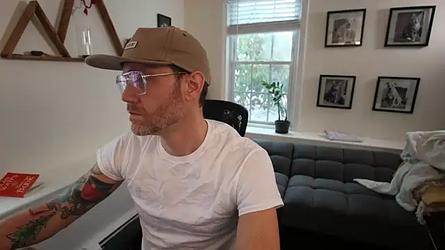 BradBronton online show from February 2026 07:32:02 PM