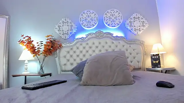 Susaan Miilf online show from October 2025 04:49:01 PM