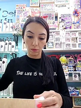 Snapshot of LunaZambrano chatting on October 2025 05:48:02 PM LunaZambrano online show from October 2025 05:48:02 PM