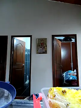 Snapshot of LunaZambrano chatting on October 2025 02:40:02 PM LunaZambrano online show from October 2025 02:40:02 PM