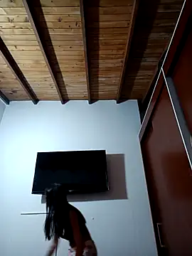 Snapshot of LunaZambrano chatting on November 2025 01:10:02 PM LunaZambrano online show from November 2025 01:10:02 PM