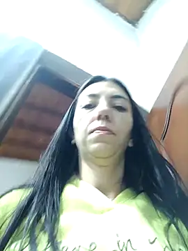 Snapshot of LunaZambrano chatting on November 2025 12:27:02 PM LunaZambrano online show from November 2025 12:27:02 PM