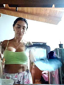 Snapshot of LunaZambrano chatting on November 2025 02:39:02 PM LunaZambrano online show from November 2025 02:39:02 PM