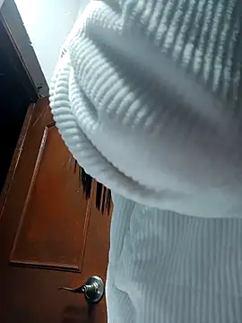 Snapshot of LunaZambrano chatting on December 2025 03:49:02 AM LunaZambrano online show from December 2025 03:49:02 AM