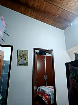 Snapshot of LunaZambrano chatting on December 2025 02:14:02 PM LunaZambrano online show from December 2025 02:14:02 PM