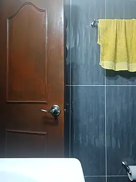 LunaZambrano online show from July 2026 05:47:02 AM