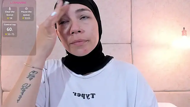 aisha vs online show from January 2026 12:43:02 PM