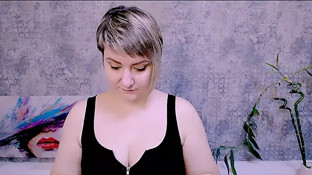 Djullia online show from November 2025 07:20:01 AM