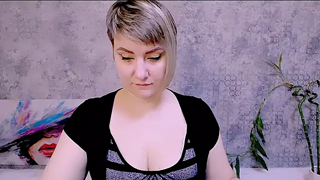 Djullia online show from November 2025 06:12:02 AM