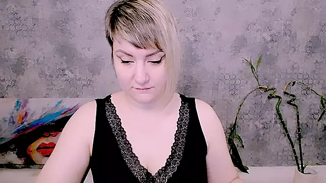 Djullia online show from May 2026 05:04:01 AM