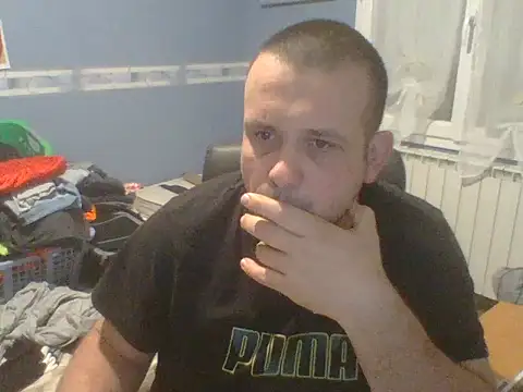 Snapshot of manubm03 chatting on February 2026 05:24:01 AM manubm03 online show from February 2026 05:24:01 AM