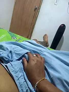 annie-19 online show from November 2025 05:20:01 AM