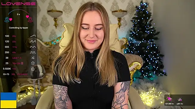 Snapshot of ArolinaNight chatting on January 2025 12:22:01 AM ArolinaNight online show from January 2025 12:22:01 AM