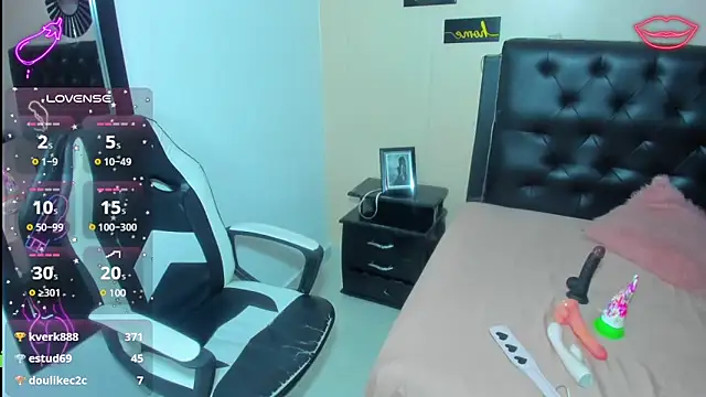 Snapshot of mila_katts chatting on February 2025 06:44:01 AM mila katts online show from February 2025 06:44:01 AM