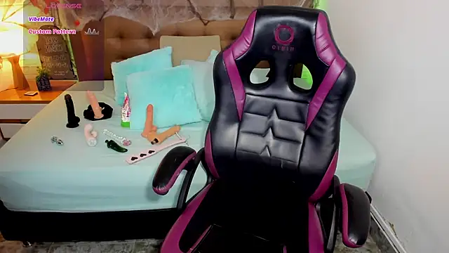 Snapshot of mila_katts chatting on October 2025 06:54:01 AM mila katts online show from October 2025 06:54:01 AM