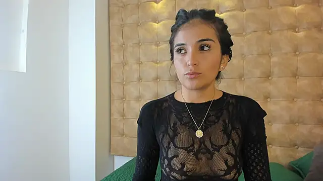 Snapshot of violet_giraldo chatting on May 2026 07:45:01 PM violet giraldo online show from May 2026 07:45:01 PM