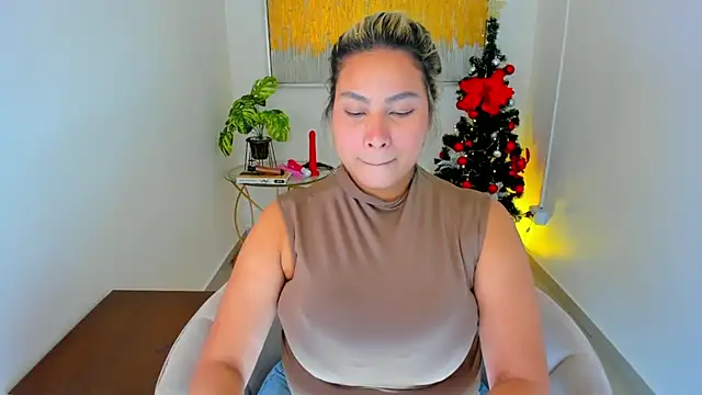 Snapshot of Carlota_peach chatting on January 2025 07:34:01 PM Carlota peach online show from January 2025 07:34:01 PM