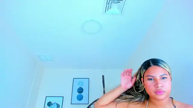 Snapshot of Carlota_peach chatting on March 2025 09:43:01 AM Carlota peach online show from March 2025 09:43:01 AM