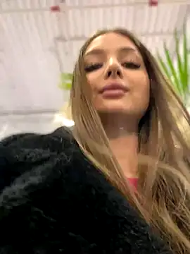 Snapshot of KrisMagnoly chatting on December 2024 04:14:01 PM KrisMagnoly online show from December 2024 04:14:01 PM