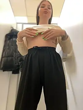 Snapshot of KrisMagnoly chatting on December 2024 04:16:02 PM KrisMagnoly online show from December 2024 04:16:02 PM