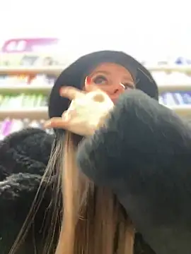 Snapshot of KrisMagnoly chatting on February 2025 11:58:01 AM KrisMagnoly online show from February 2025 11:58:01 AM