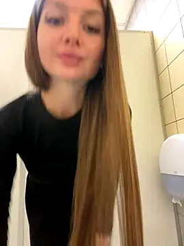 Snapshot of KrisMagnoly chatting on September 2025 05:49:01 PM KrisMagnoly online show from September 2025 05:49:01 PM