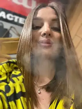 KrisMagnoly online show from April 2026 02:25:01 PM