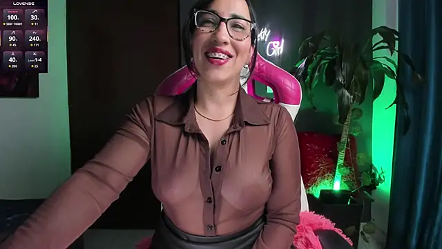 Snapshot of Katiehill_1 chatting on November 2025 12:35:02 AM Katiehill 1 online show from November 2025 12:35:02 AM