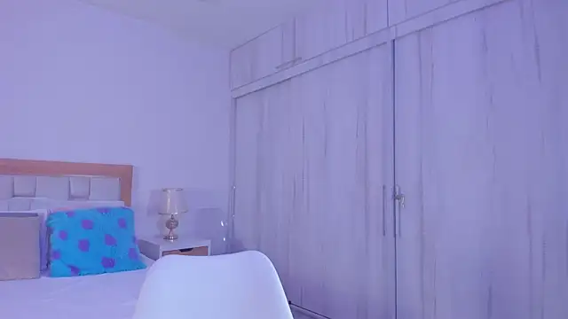 mia hank online show from November 2025 11:42:01 AM