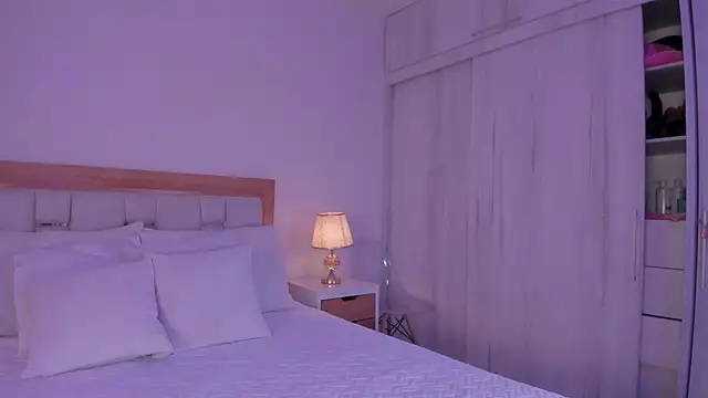 mia hank online show from February 2026 11:42:02 AM