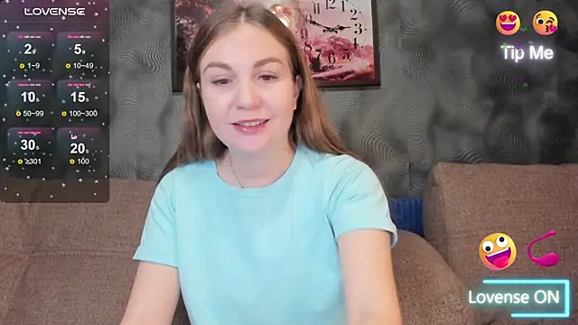 CassieMils online show from November 2025 04:21:02 PM