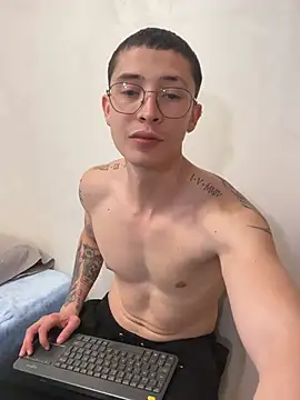 Snapshot of sebas_1122 chatting on May 2026 10:37:01 PM sebas 1122 online show from May 2026 10:37:01 PM