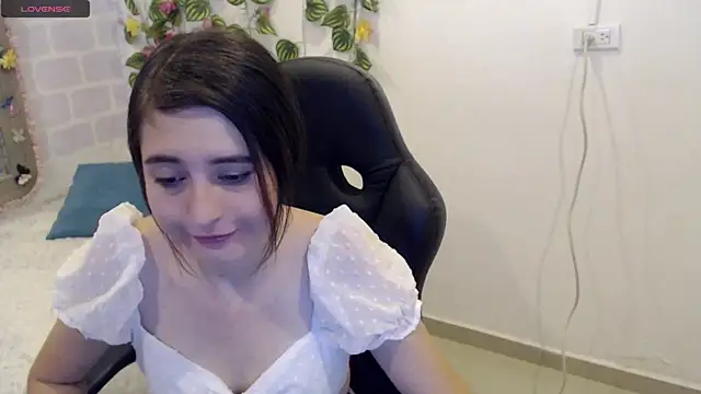 tania sweet   online show from March 2025 04:35:01 PM