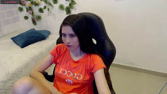 tania sweet   online show from March 2025 04:40:02 PM