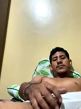 Andreson26 online show from November 2025 07:47:02 PM