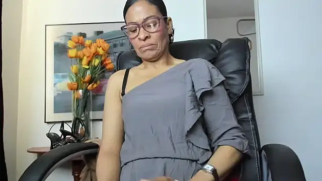 Aries Mature online show from October 2025 12:50:02 PM