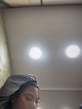 Tayra Siny online show from October 2025 01:20:02 PM