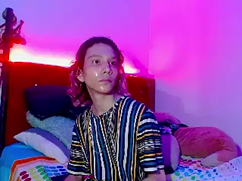 Snapshot of LAICK_01 chatting on December 2024 01:53:02 AM LAICK 01 online show from December 2024 01:53:02 AM