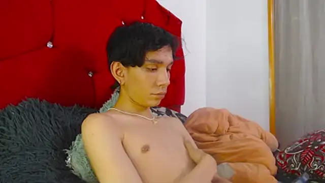 Snapshot of LAICK_01 chatting on March 2026 07:15:01 AM LAICK 01 online show from March 2026 07:15:01 AM