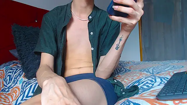 LAICK 01 online show from April 2026 09:45:01 PM