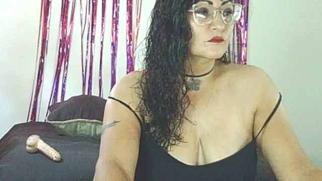 Snapshot of allesiabobs chatting on November 2025 10:21:02 PM allesiabobs online show from November 2025 10:21:02 PM