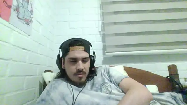 Snapshot of hung_weeb chatting on December 2024 01:10:01 AM hung weeb online show from December 2024 01:10:01 AM