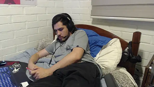 Snapshot of hung_weeb chatting on December 2024 02:56:02 AM hung weeb online show from December 2024 02:56:02 AM