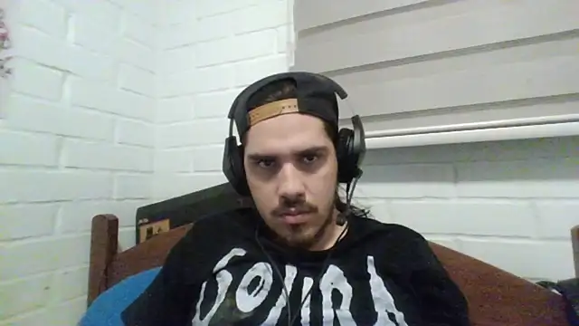 Snapshot of hung_weeb chatting on January 2025 01:47:01 AM hung weeb online show from January 2025 01:47:01 AM