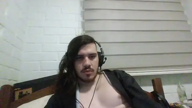 Snapshot of hung_weeb chatting on January 2025 04:43:01 AM hung weeb online show from January 2025 04:43:01 AM